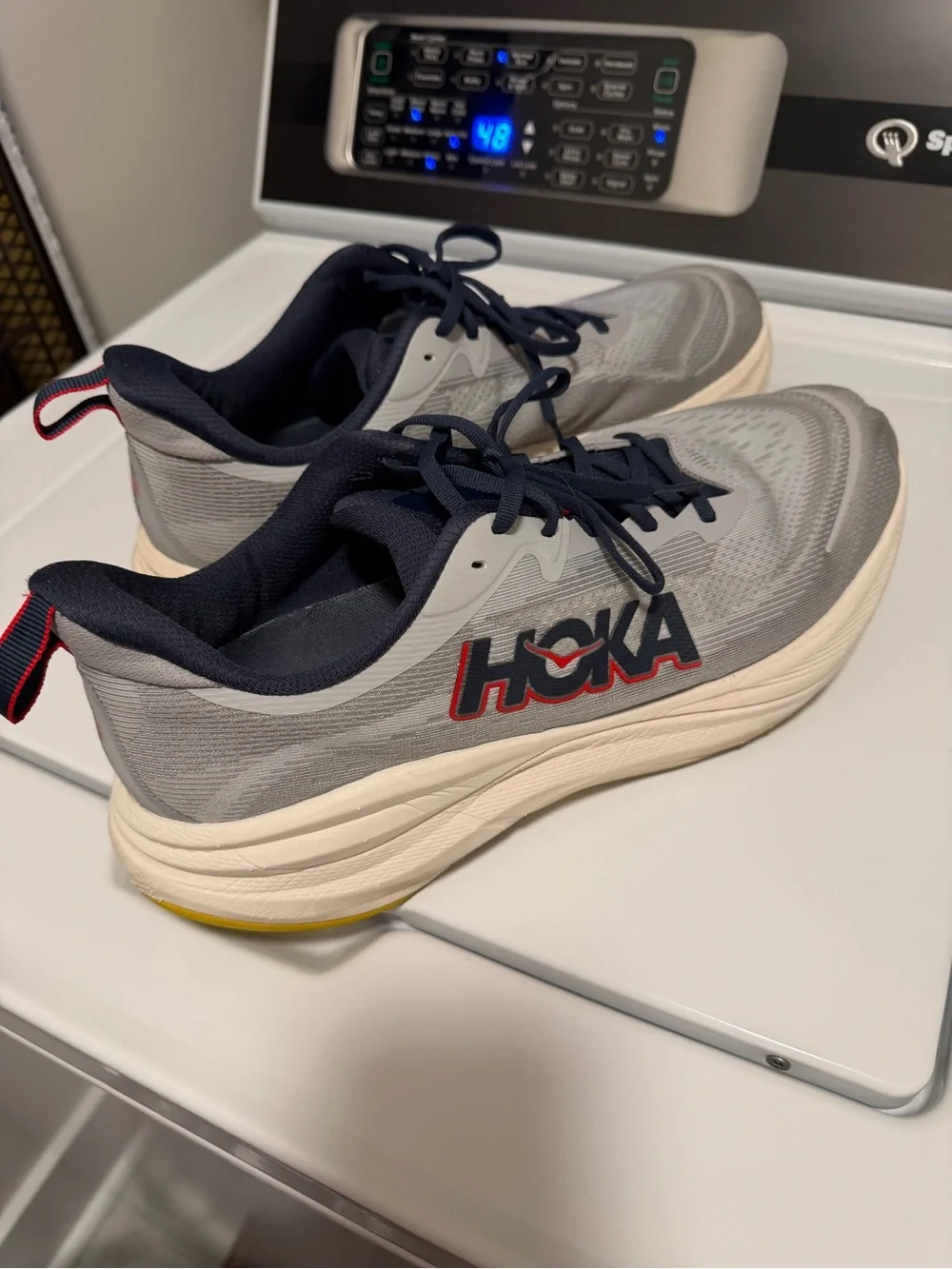 Hoka light gray